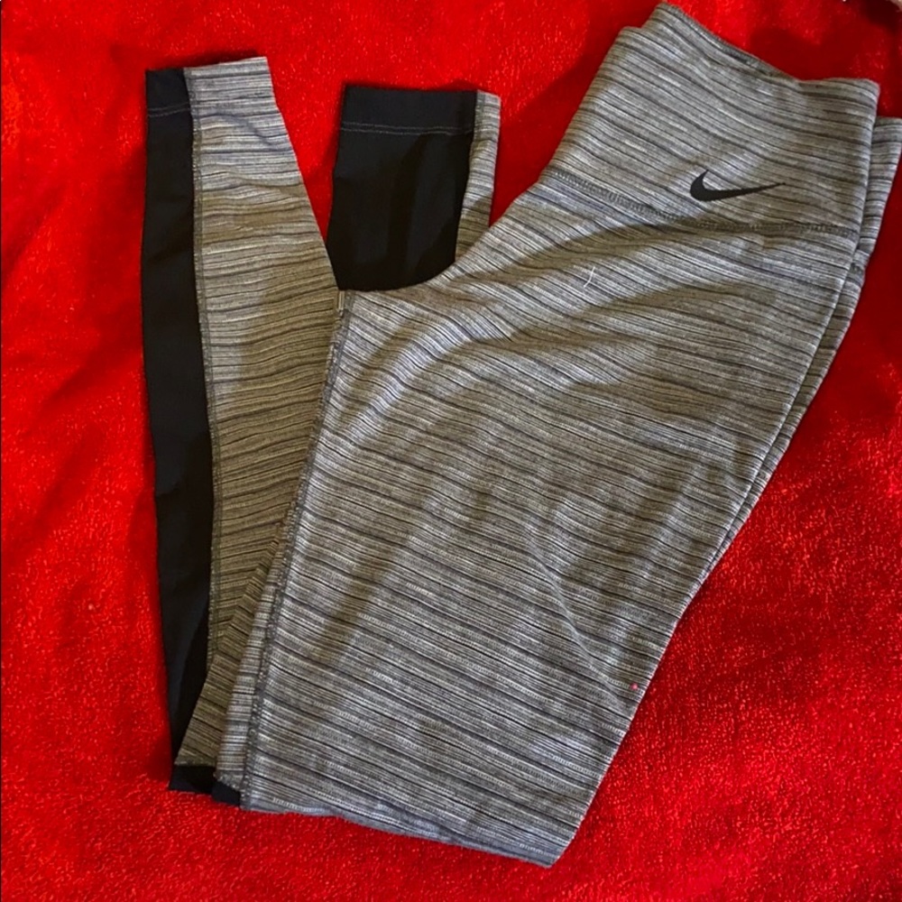 Nike womans leggins